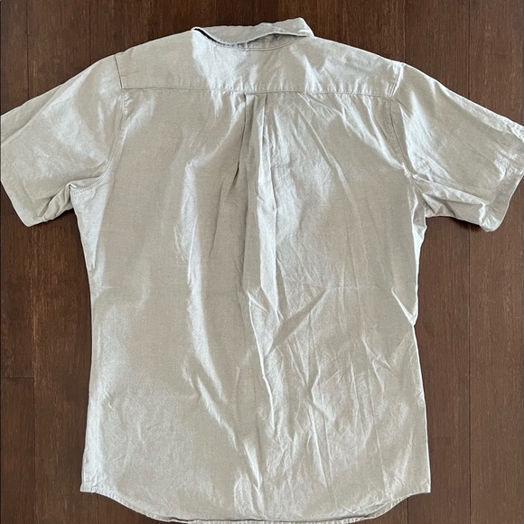 Mens light grey short sleeve button down - Picture 3 of 3